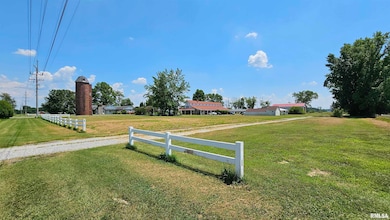 1807 E Main St, Marion, IL 62959 - photo 5