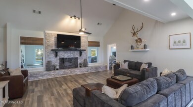 1579 East 2nd-66021