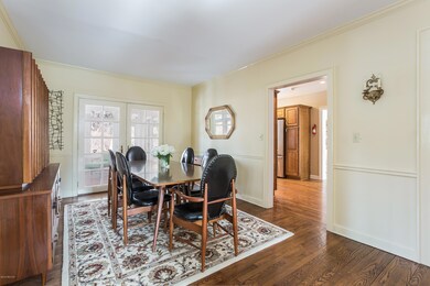 005-photo-dining-room-6858074