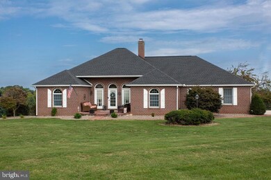 6435 Greenbriar Cir, Chambersburg, PA 17202 - photo 2