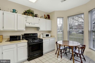 20419 Riverbend Square unit 102, Sterling, VA 20165 - photo 6