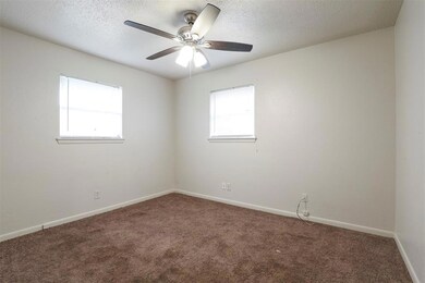 827 W Monterey St unit A, Denison, TX 75020 - photo 6