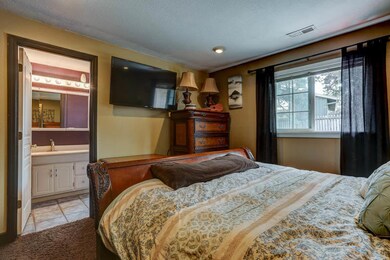 912 SE 6th Street-6