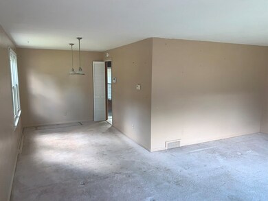 90 E Allen Ridge Rd, Springfield, MA 01118 - photo 7