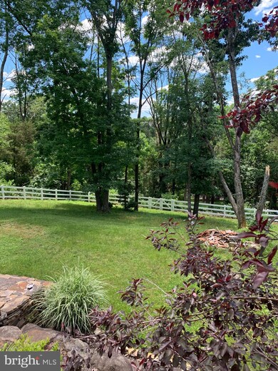 222 Pleasantview Ave, Schwenksville, PA 19473 - photo 5