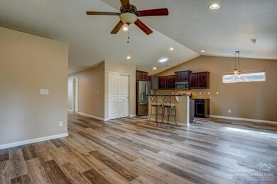 1670 W Williamson Ave, Sisters, OR 97759 - photo 3