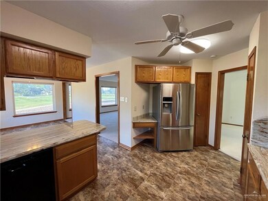 826 Citrus Dr, Alamo, TX 78516 - photo 5