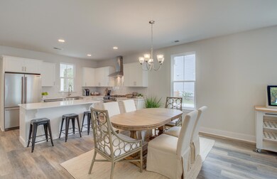 DINING/KITCHEN