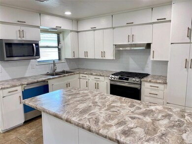 1921 Charleston Dr, Bedford, TX 76022 - photo 7