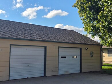 932 E 9th St, Concordia, KS 66901 - photo 7