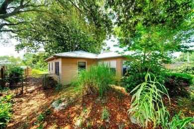 408 E Le Grand Dr - 03