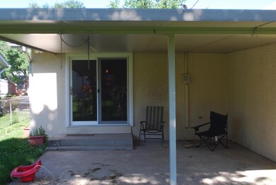 Glendon patio