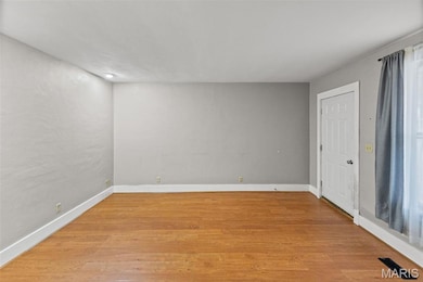 237 Maple St, Chester, IL 62233 - photo 5