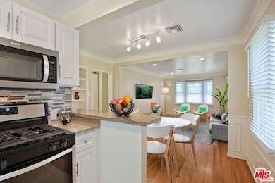 530 E 99th St, Inglewood, CA 90301 - photo 4