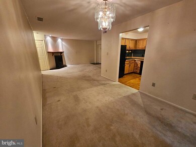 1575 Creekside Rd unit 21, Whitehall, PA 18052 - photo 7