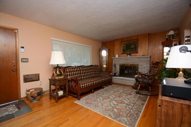 5449 Willowwood Rd, Columbus, OH 43229 - photo 4