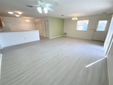 317 Rowesville Ln, The Villages, FL 32162 - photo 5