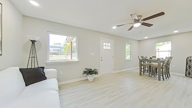 9-web-or-mls-9-Living Room (50)