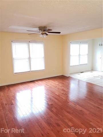 121 Candlestick Dr, Statesville, NC 28625 - photo 3