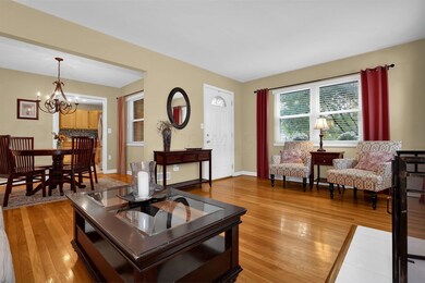 7-web-or-mls-2072-jervis-rd