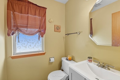 43 W Rustic Ln, Round Lake Beach, IL 60073 - photo 5