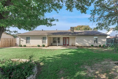215 Carolyn Dr, Hurst, TX 76054 - photo 6