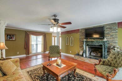 1205 Sycamore Dr, Manchester, TN 37355 - photo 6