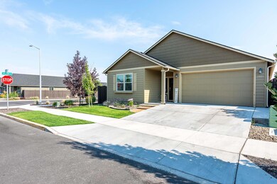 2502 NW Ivy Way, Redmond, OR 97756 - photo 3