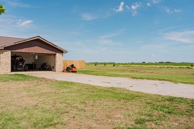 12497 N 1780 Rd, Erick, OK 73645 - photo 4