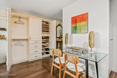 Custom Closet Storage