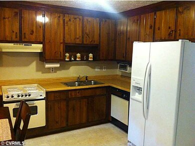 Kitchen - The kitchen offers plenty of cabinets an