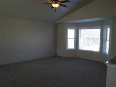 129 SE Yorktown Rd, Grants Pass, OR 97527 - photo 4