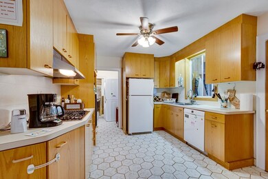 88 High St, Newton, MA 02461 - photo 5