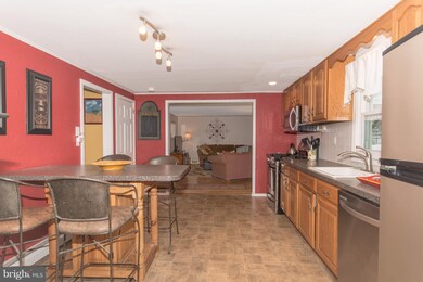 90 Macfarland Ave, Warminster, PA 18974 - photo 4