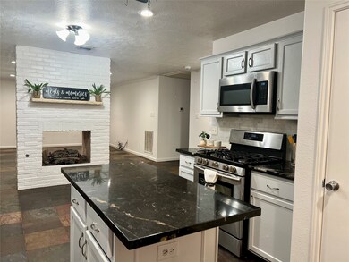 10431 Sutter Glen Ln, Houston, TX 77075 - photo 5