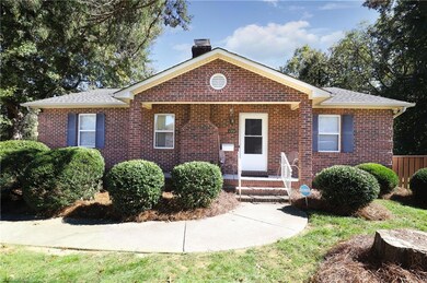 1711 Hanover Ct, High Point, NC 27265 - photo 4