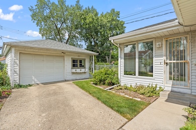 458 N Oak St, Elmhurst, IL 60126 - photo 4