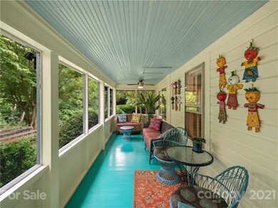 screened in front porch