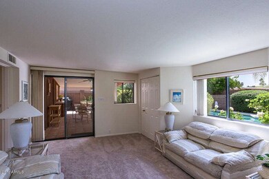 3625 E Laurel Ln-13