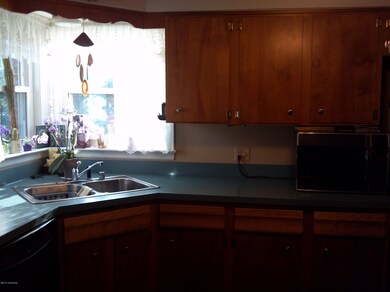 6210 Tiara Ct, Louisville, KY 40219 - photo 2