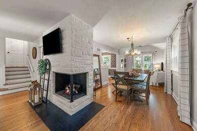 211 Crest Rd, Glen Ellyn, IL 60137 - photo 5