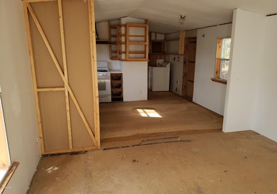 129 Tiger Lily Dr, Dingmans Ferry, PA 18328 - photo 4