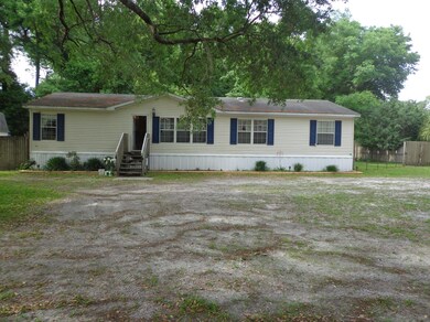 1366 Ellis Rd S, Jacksonville, FL 32205 - photo 4