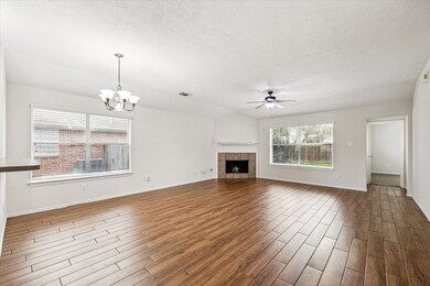 4204 Cleburne Dr, Pearland, TX 77584 - photo 3