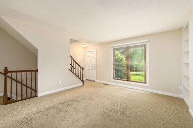 1753 Connors Point Dr, Columbus, OH 43220 - photo 4