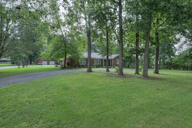 1909 Madison St, Shelbyville, TN 37160 - photo 2