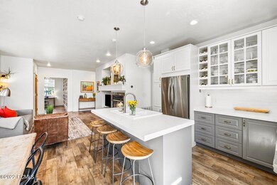 4_Kitchen_1800x1200_3864085
