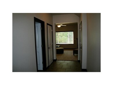 405 Cimarron Dr, Hiawatha, IA 52233 - photo 3