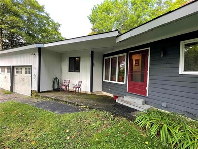 213 Hideaway St, Hardwick, VT 05843 - photo 5