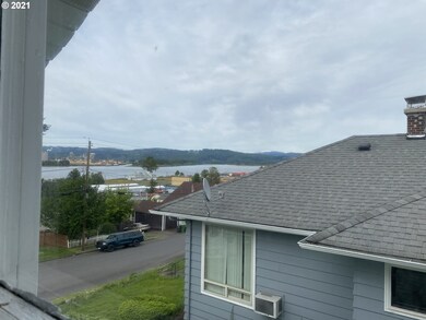 422 W C St, Rainier, OR 97048 - photo 5